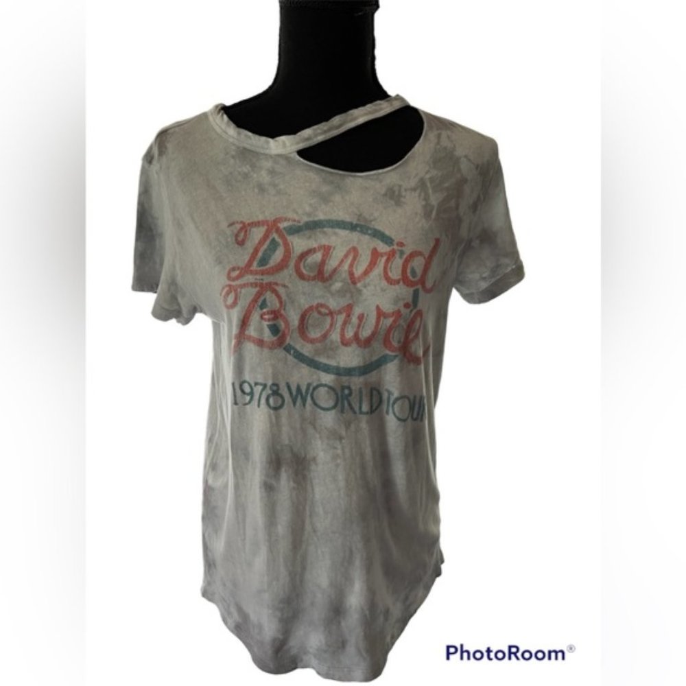 David Bowie Tshirt  faux ripped neck.  Great condition. Size medium